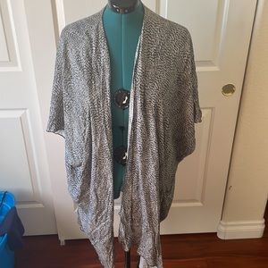 H&M black and white kimono